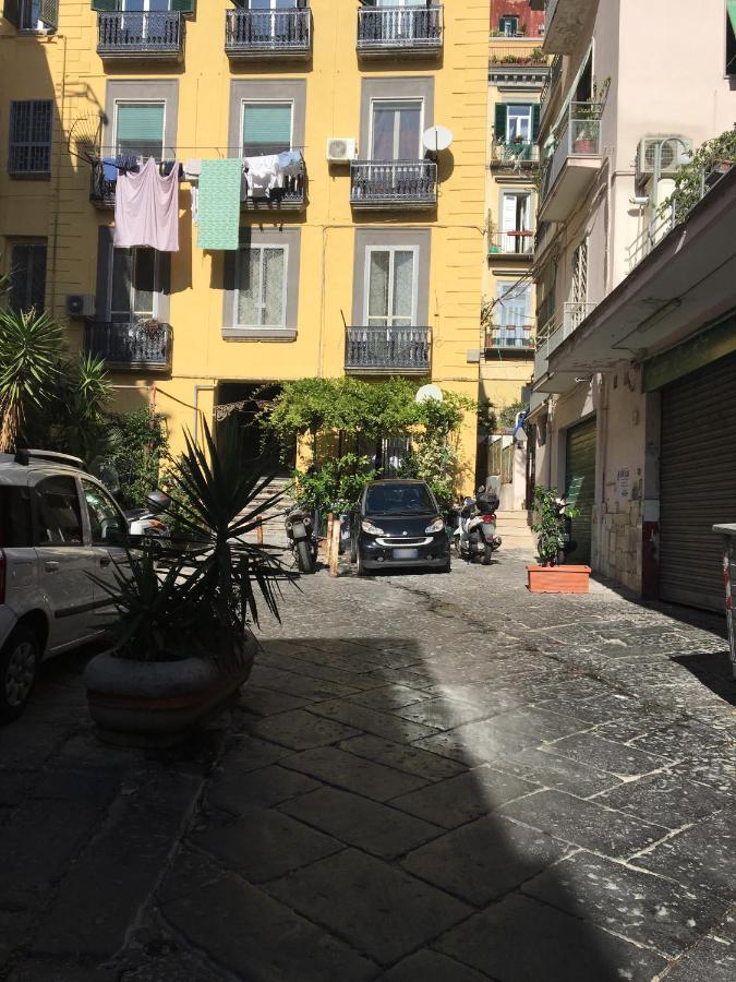 Bed and Breakfast Residenza Chiaia Neapel Exterior foto