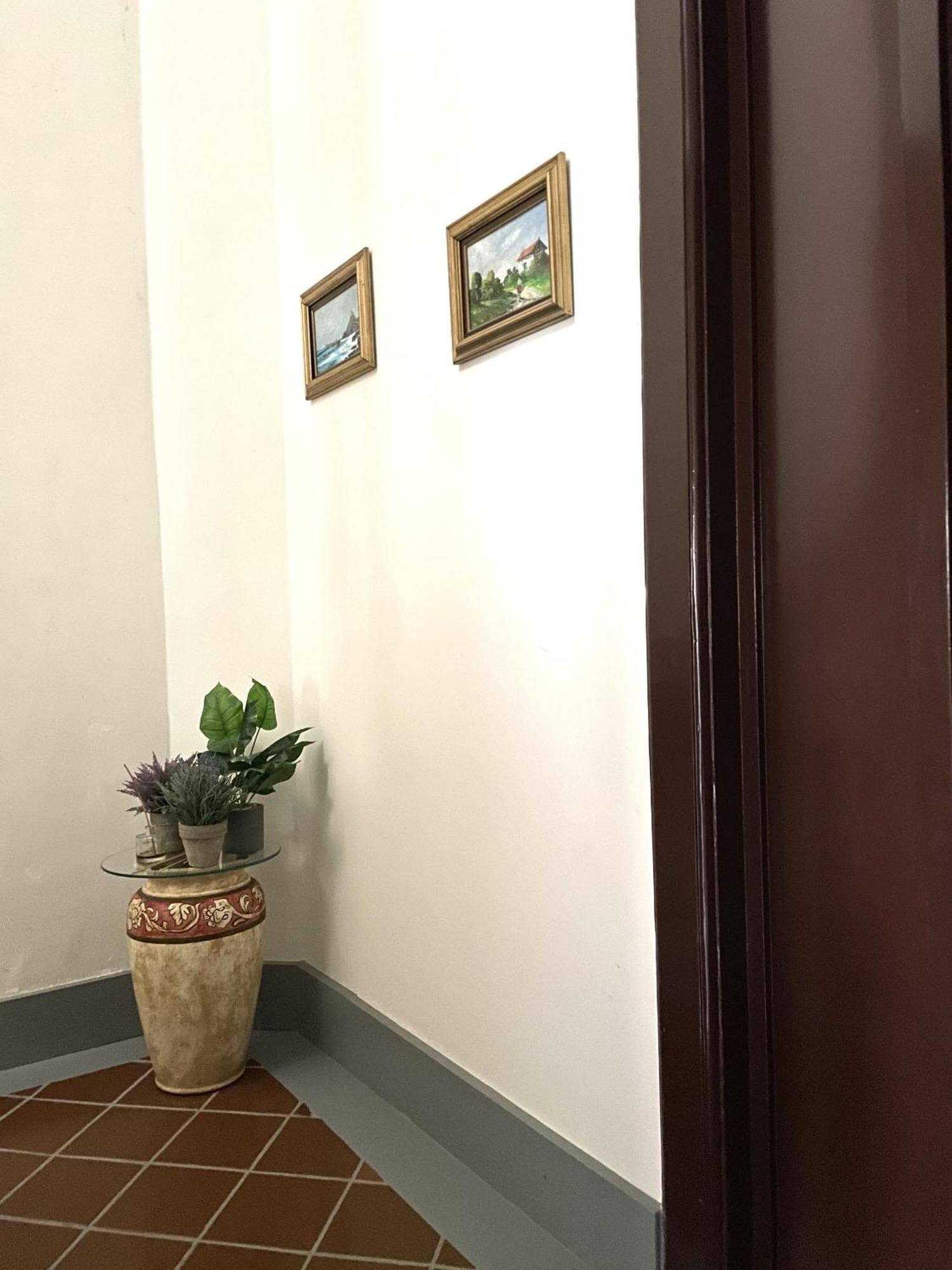 Bed and Breakfast Residenza Chiaia Neapel Exterior foto